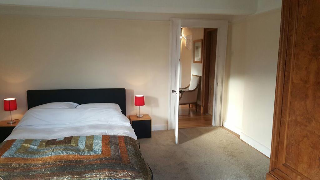 Grigshot Apartment Stroud  Dış mekan fotoğraf